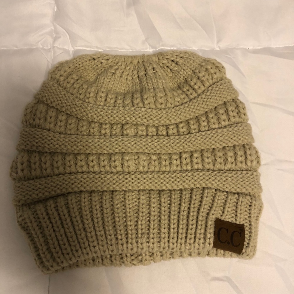 CC knit hat 🧶 NWOT